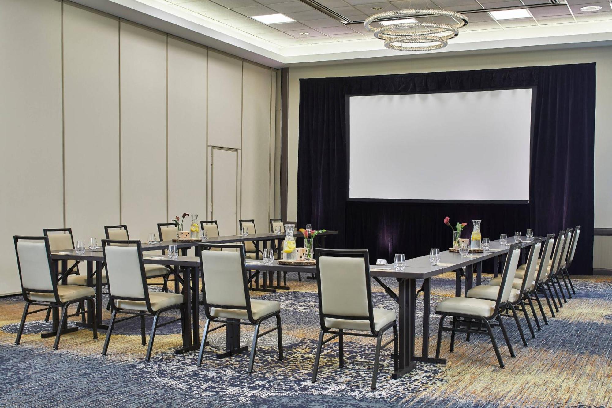 Renaissance Chicago Glenview Suites Hotel Buitenkant foto
